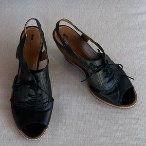 Schuler & Soms Black Leather Peep Toe Wedge Sandals, size 9.5 (EU 40)